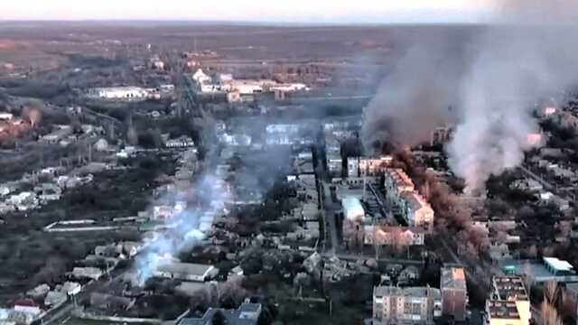 Окупанти встановили вогневий контроль над трасою Бахмут - Соледар, - Арестович