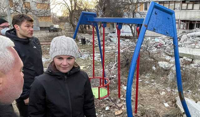 У Харкові Бербок показали найбільш зруйнований район міста, облраду та дитячу лікарню