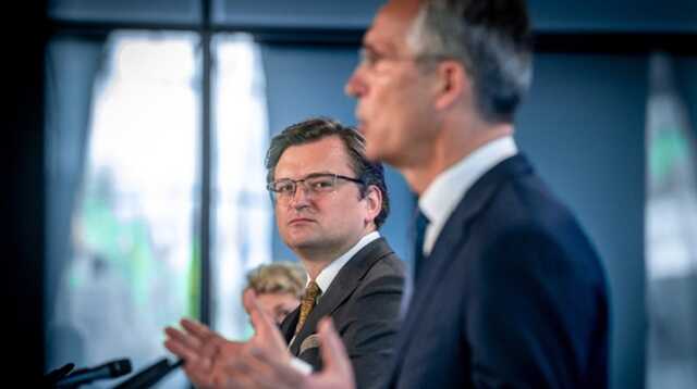 Кулеба заявив Столтенбергу про важливість постачання західних танків Україні