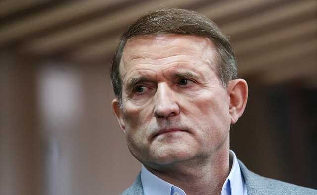 Рада лишила депутатских мандатов Медведчука, Козака, Деркача и Кузьмина