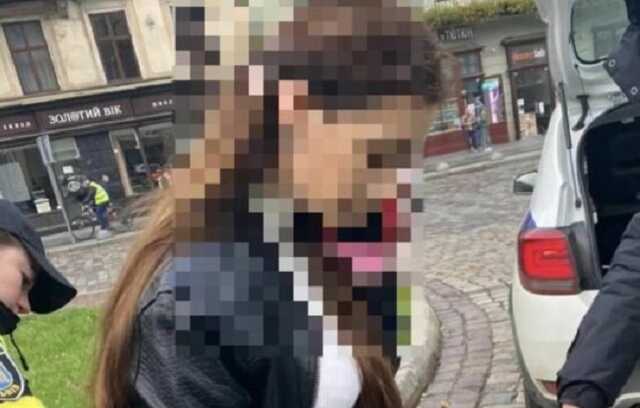 Жительница Львова под наркотиками возила с собой в авто контейнер с мочой