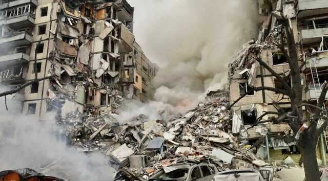 Удар по дому в Днепре: 15 человек спасли, много раненых