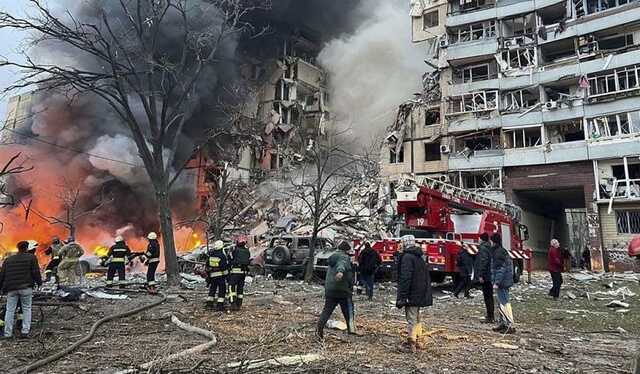 Удар по будинку в Дніпрі: є загиблі, кількість постраждалих зросла майже втричі