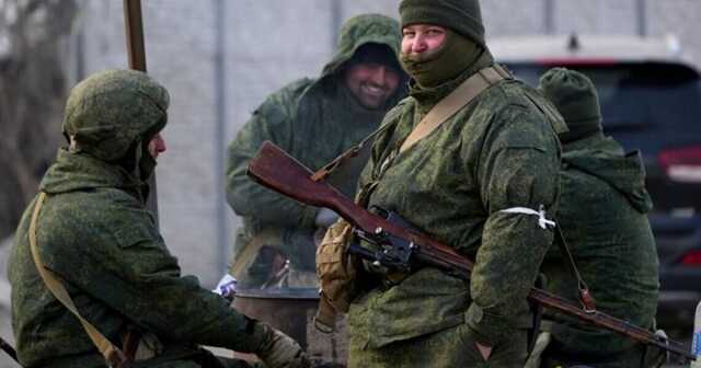 Росіяни на Донбасі почали знімати "бронь" з працівників екстренних служб, - Генштаб