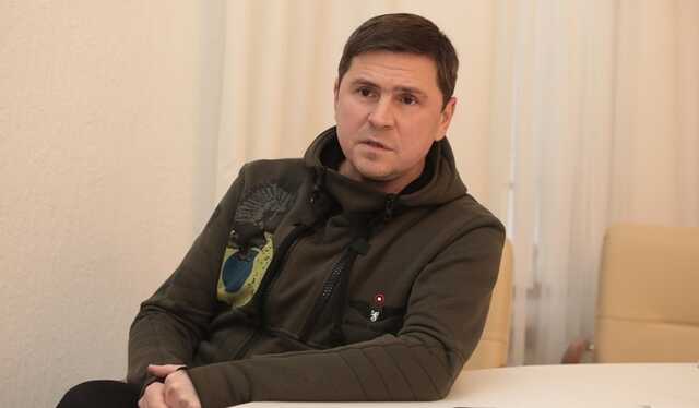 "Догоним, зламаємо хребет": Подоляк різко "наїхав" на партнерів, які "підгодовують убивць"