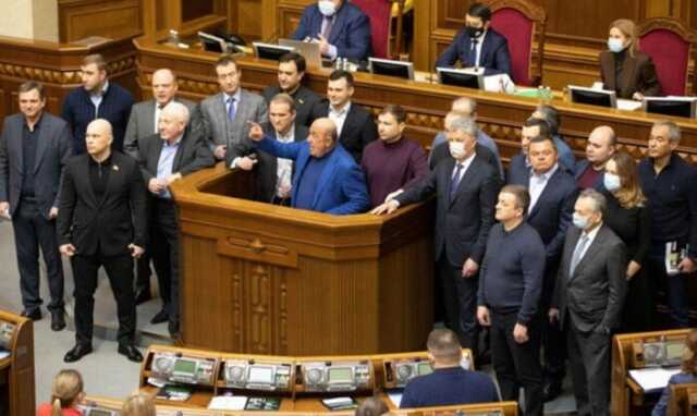 Петиція про позбавлення мандатів депутатів від ОПЗЖ очікує на розгляд президента