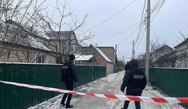 На Київщині розслідують вбивство: невідомий застрелив жінку