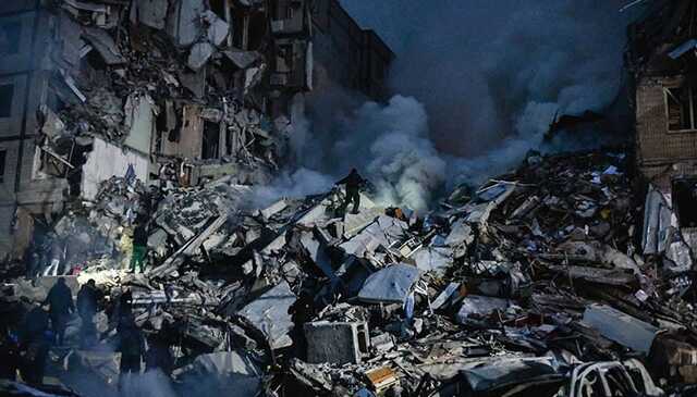 В Днепре из-за ракетного удара РФ по жилому дому объявлен трехдневный траур