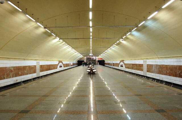 У Києві на пероні станції метро чоловік втратив свідомість: він помер