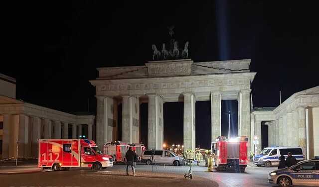 У Берліні автомобіль врізався у Бранденбурзькі ворота, є загиблий
