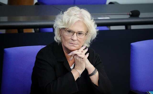 Шольц принял отставку министра обороны Германии Кристины Ламбрехт