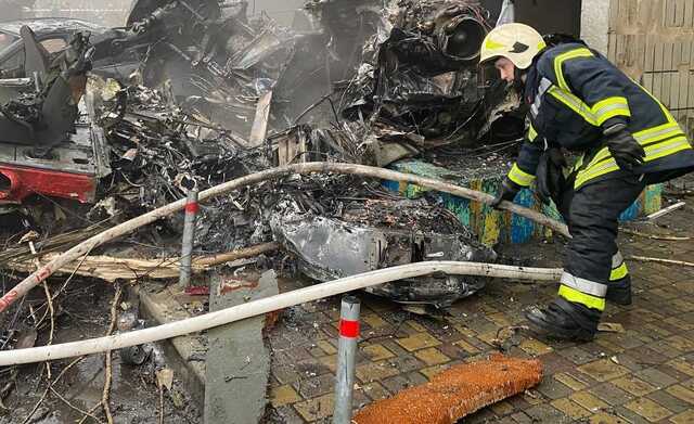 В сети появились фото и видео последствий падения вертолета в Броварах