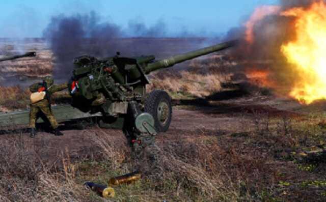 Российская армия по тяжелой артиллерии атаковала Никопольский район