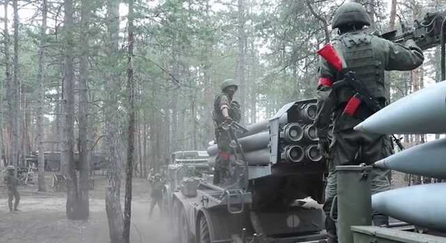 Росіяни намагаються контратакувати біля Кремінної та підтягують нові резерви, – Гайдай