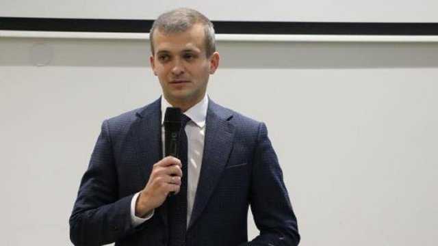 Упійманого на хабарі заступника міністра Лозинського звільнили