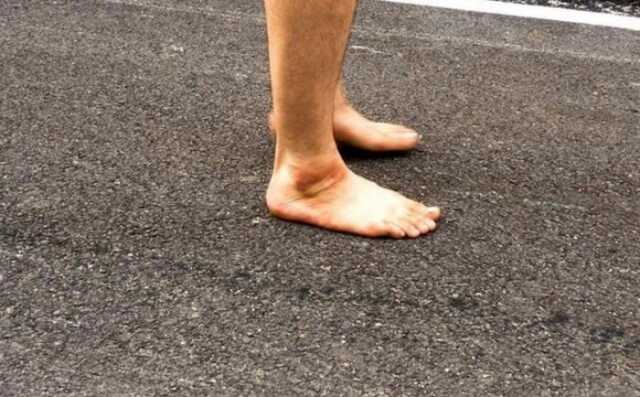 У Тернополі вулицями бігав чоловік без одягу