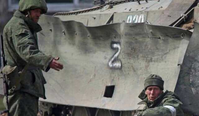 Все охоплено димом: у Маріуполі казарму з 200 окупантами відвідав потужну "бавовну"