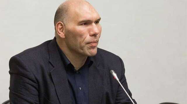 Валуев пожаловался, что Россию обижают. Ему "заткнули рот" Путиным