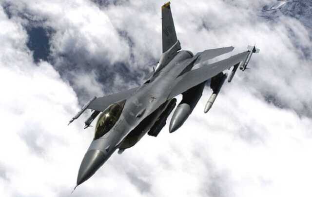 Франція не виключає передачу Україні винищувачів, але є умова