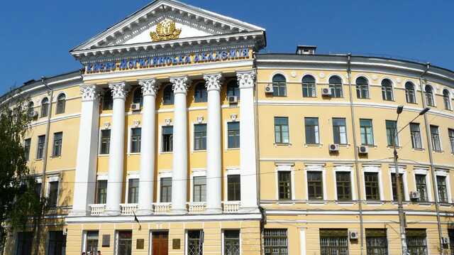 У Києво-Могилянській академії заборонили говорити російською мовою навіть один з одним