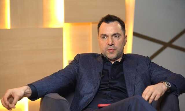 "Заберіть у нього телефон": українці відповіли Арестовичу на критику Могилянки за українську мову