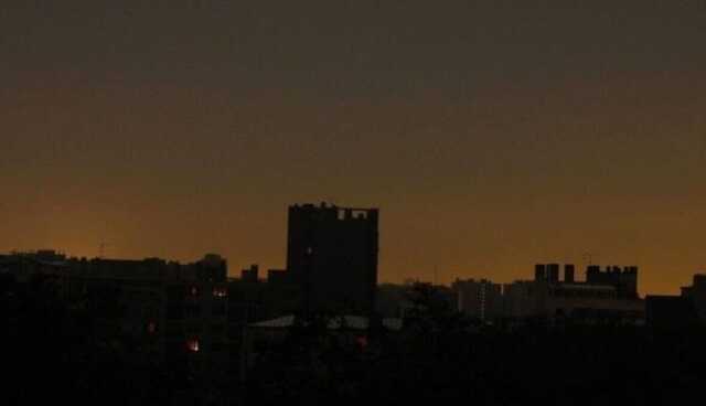 Від системи відключили блок ТЕС, світло в Україні вимикатимуть до опівночі