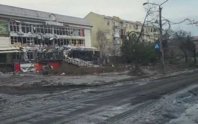 Окупанти знову обстріляли Бахмут: серед жертв підліток, 4 людей поранено