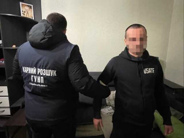 У Харкові впіймали хулігана, який порізав колеса на 150 машинах