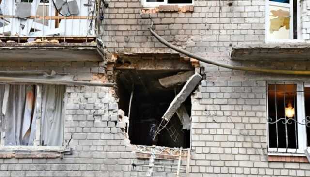 Оккупанты дважды обстреляли Никопольский район: прилетели более 20 снарядов