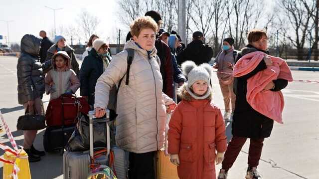 Когда украинцы начнут возвращаться из-за границы: НБУ ухудшил прогноз на ближайшие годы