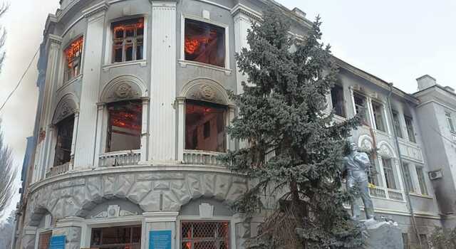 Росіяни обстріляли центр Бахмута та знищили будівлю геологічного підприємства