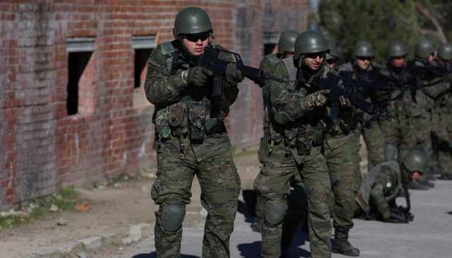 ЗМІ показали, як українці проходять військову підготовку в академії Іспанії