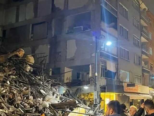 У Туреччині внаслідок потужного землетрусу загинули майже 300 осіб, тисячі поранені