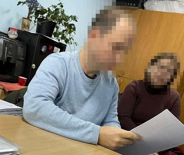 В Киеве разоблачили мужчину, который переправлял через границу "волонтеров" призывного возраста