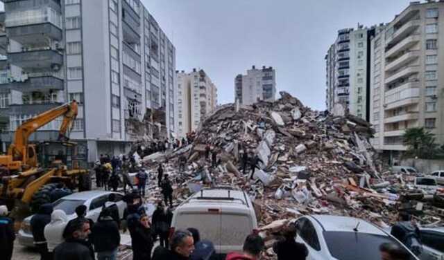 ЕС отправляет поисково-спасательные группы в Турцию