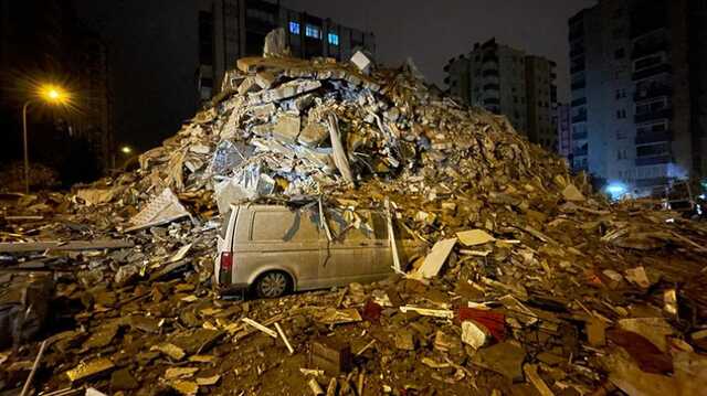 Число жертв землетрусу в Туреччині наблизилося до 1500