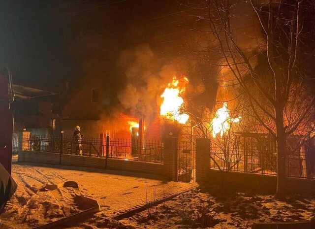 В Киевской области из-за неисправности электропроводки возник пожар в доме: есть погибший