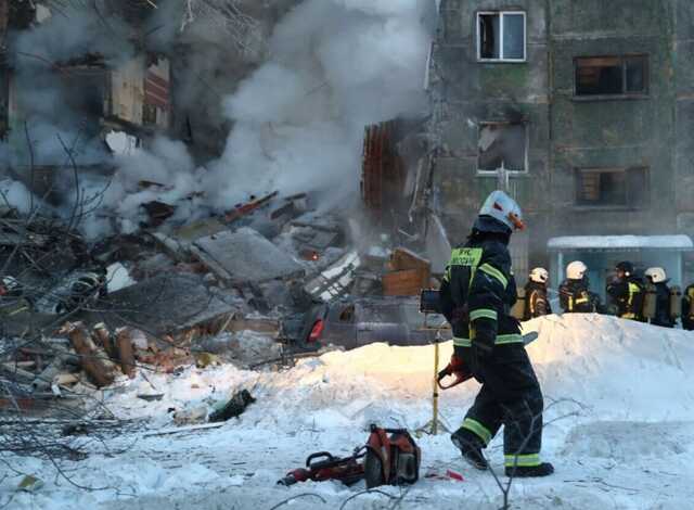 У Новосибірську вибухнув газ у багатоповерхівці й обвалився весь під’їзд: є загиблі