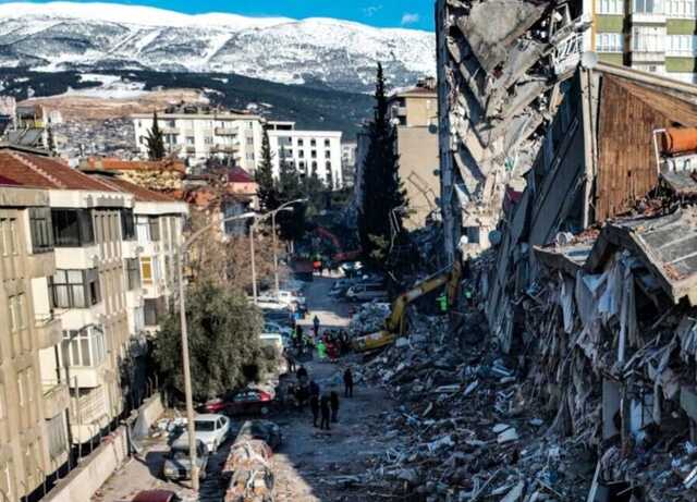 Під завалами у Туреччині може бути п’ятеро українців: у МЗС розповіли про ситуацію