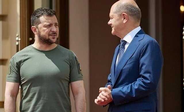 Хвилеподібні стосунки. Зеленський розповів, як щоразу переконує Шольца допомагати Україні
