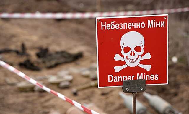 В Херсонской области три человека сегодня взорвались на минах