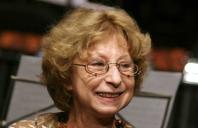 "С ней пытаются расправится": российская певица сообщила об опасности для Ахеджаковой