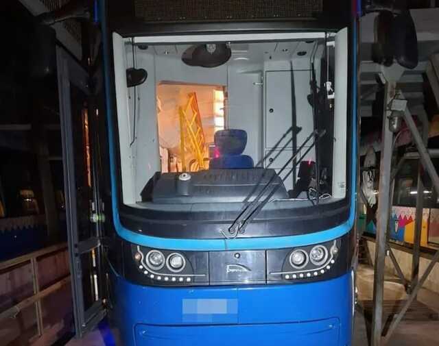 В Киеве под колесами трамвая погибла женщина