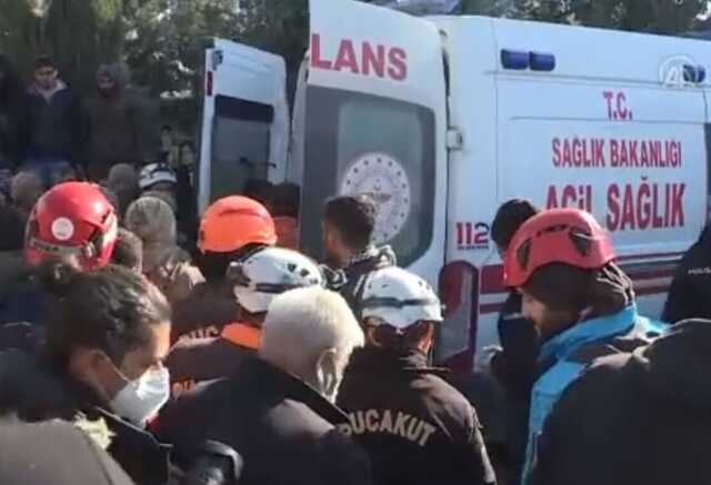 В Турции 18-летнего парня спасли из-под завалов спустя 198 часов после землетрясения