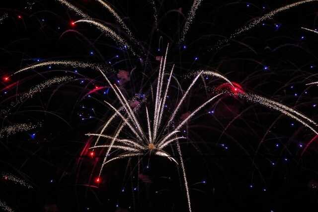 У Харкові чоловік запустив феєрверк, щоб здивувати дівчину: на місце викликали поліцію