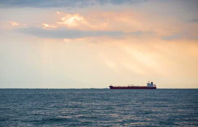 ЄС готує санкції проти "таємного флоту" російських танкерів, - Politico