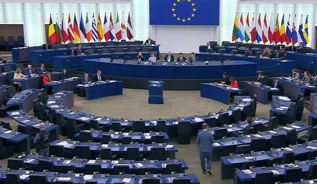 "Сколько здесь идиотов": венгерский еврокомиссар забыл выключить микрофон и оскорбил евродепутатов