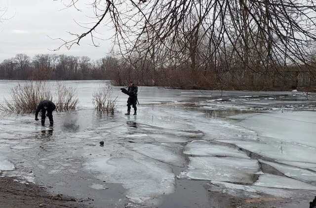 У Києві на річці Десенка чоловік провалився під кригу та загинув