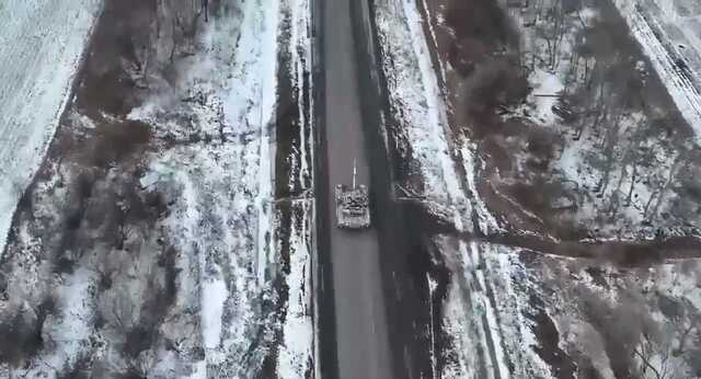 Танк ЗСУ знищив замаскований ворожий ПТРК