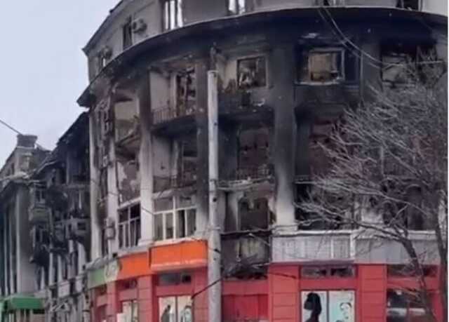 Зруйновані будівлі, зламані дерева та постійний "грім": що відбувається в незламному Бахмуті